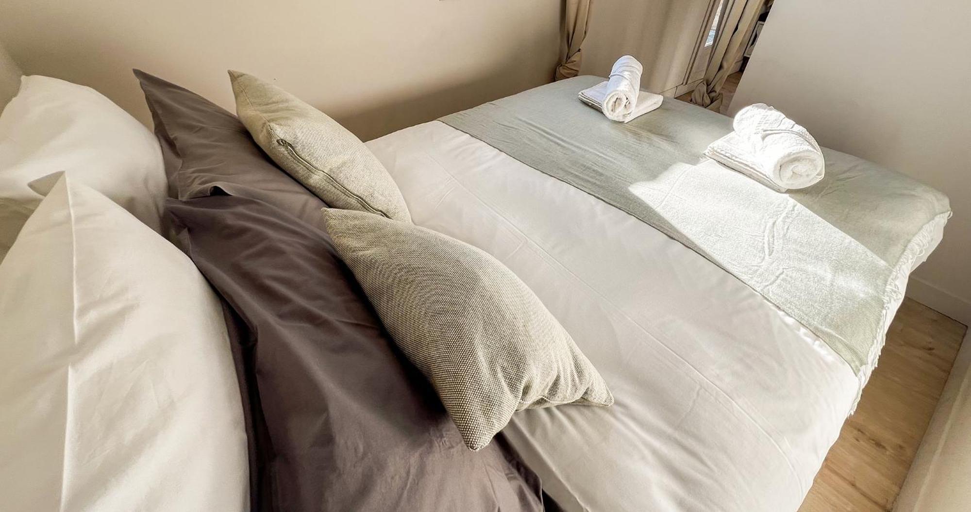 Ac - Private Exterior - Au Pied Du Palais Des Papes! Apartman Avignon Kültér fotó